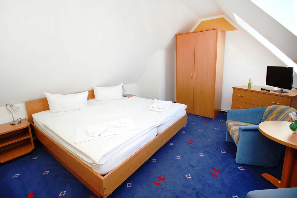 Hotel Pension Kirschstein 볼가스트 외부 사진